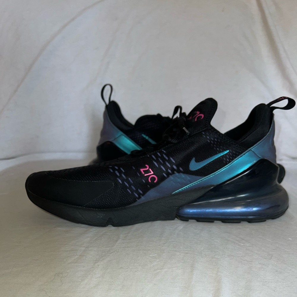 Nike AirMax 270  Mens